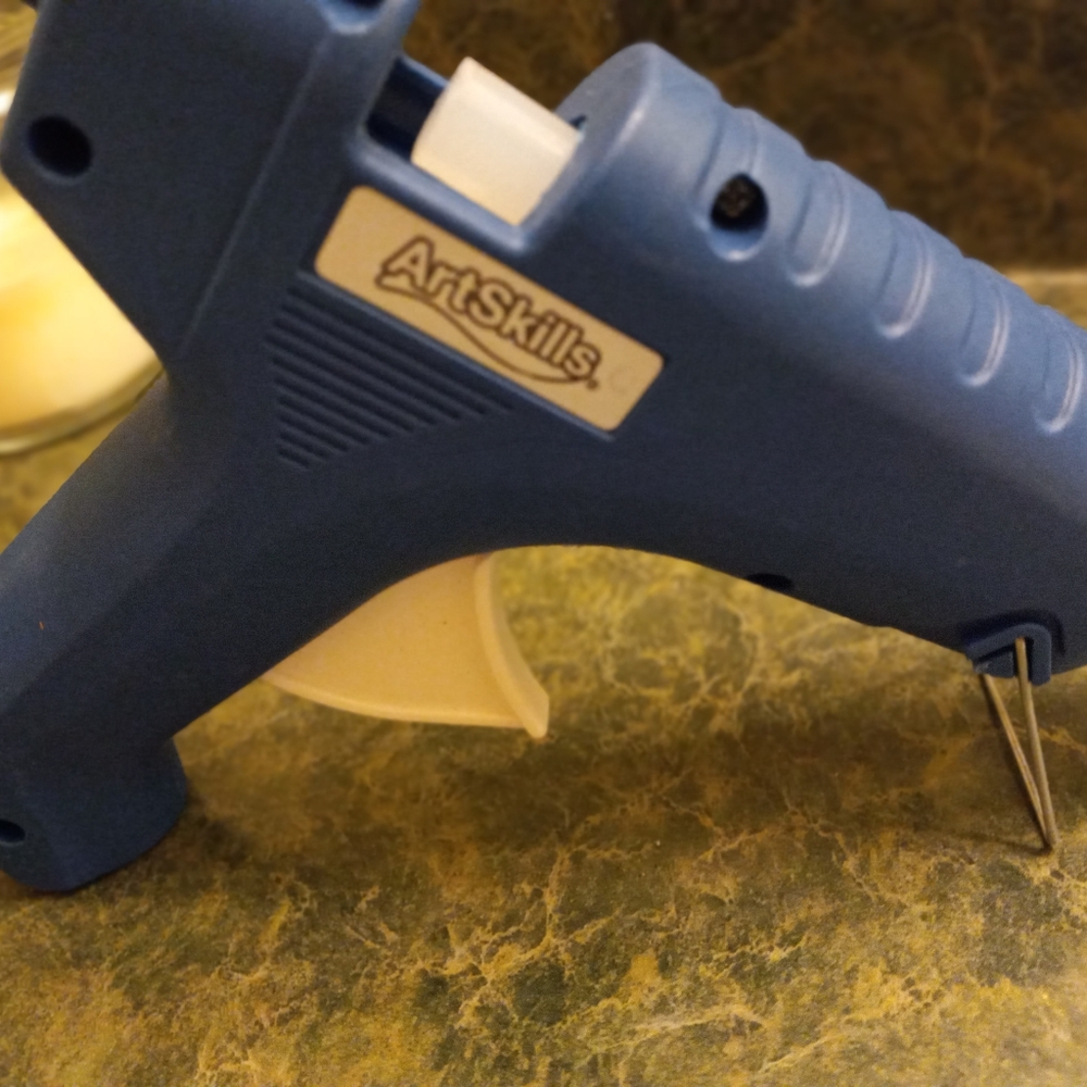 Hot glue gun